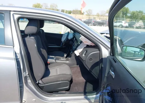 2017 Dodge Charger Sxt z USA, uszkodzony, nr VIN 2C3CDXJG4HH621114